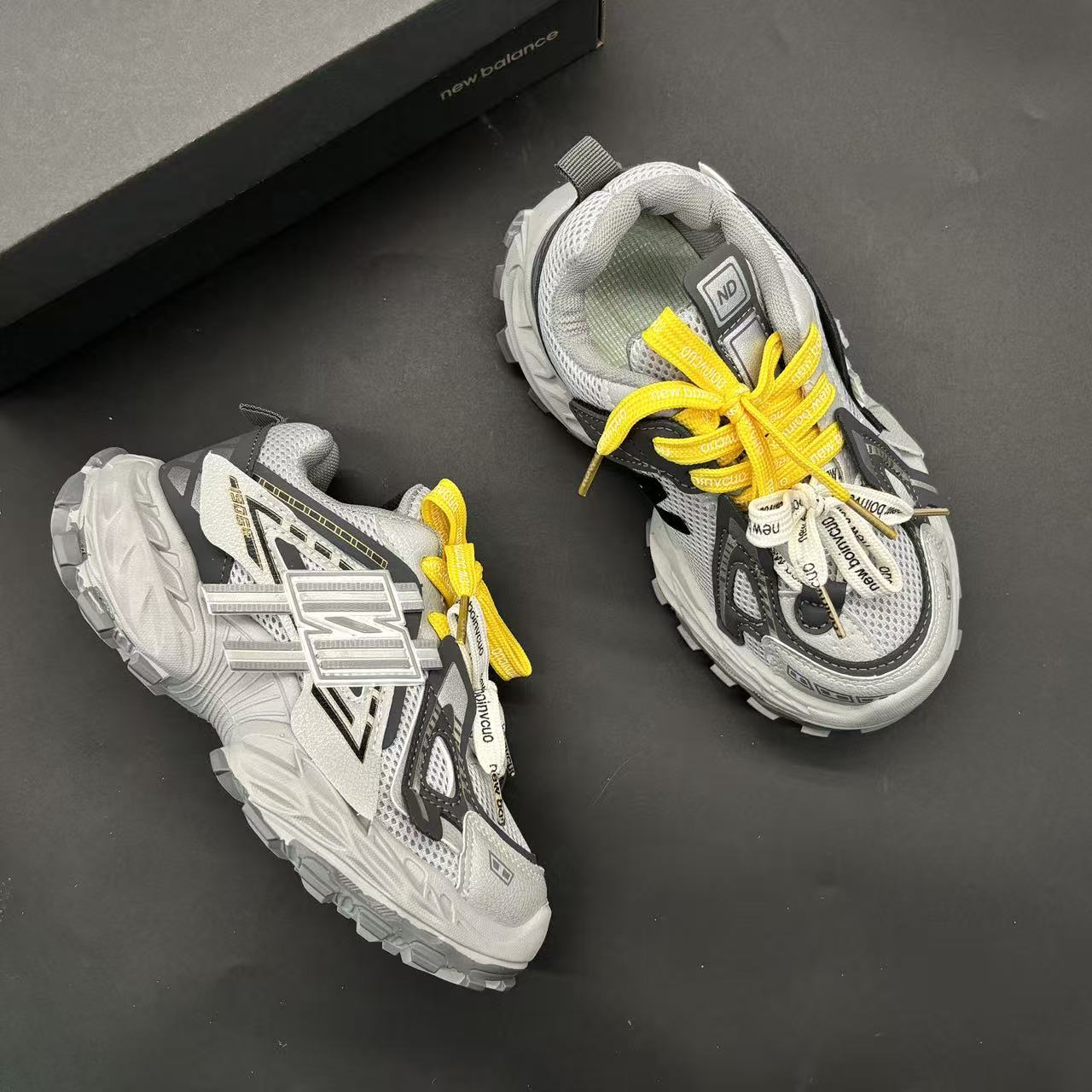 Children's shoes child